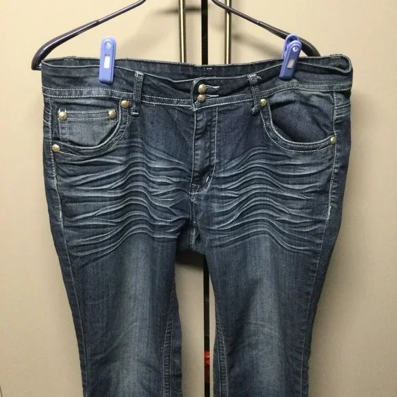 JEANS - Picture 1 of 2